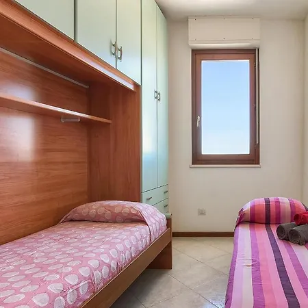 2 Bedroom Gorgeous In アパート アルゲーロ