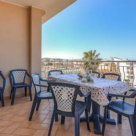 2 Bedroom Gorgeous In Alghero